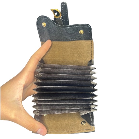 Alligator Embossed D Accordion Card Wallet - Picture 6 of 6